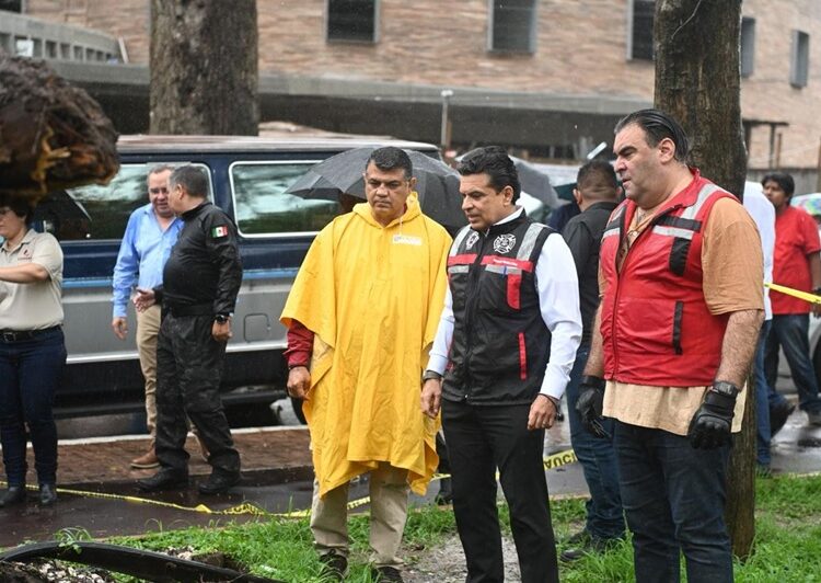 Atiende alcalde daños por intensas lluvias en Victoria