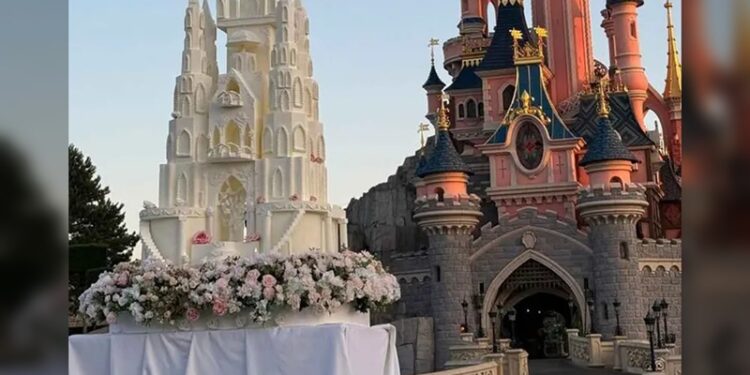 ¡Escándalo por una boda falsa en Disneyland París!