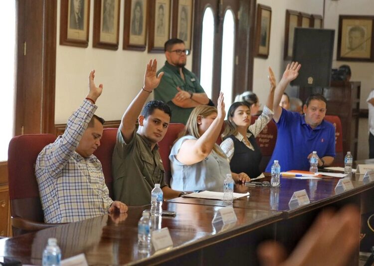 Cabildo da trámite a iniciativas del Congreso