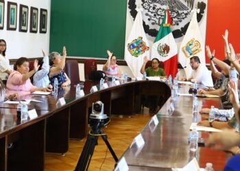 Cabildo da trámite a iniciativas del Congreso