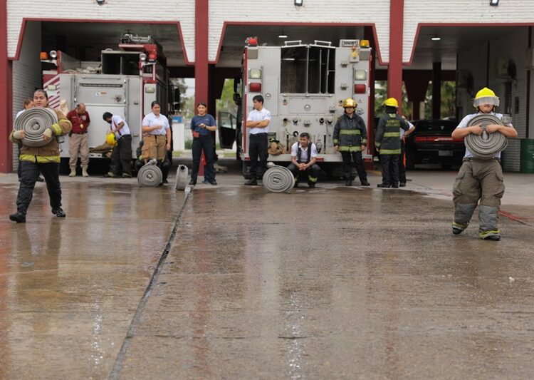 Continúa abierta la convocatoria para la academia de bomberos de NLD