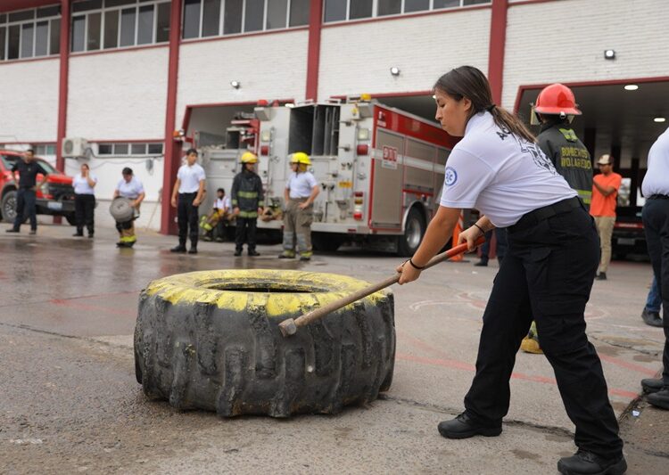 Continúa abierta la convocatoria para la academia de bomberos de NLD