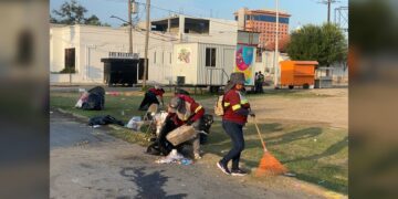 Cuadrillas de Servicios Públicos Primarios limpian calles tras festejo por el 177 aniversario