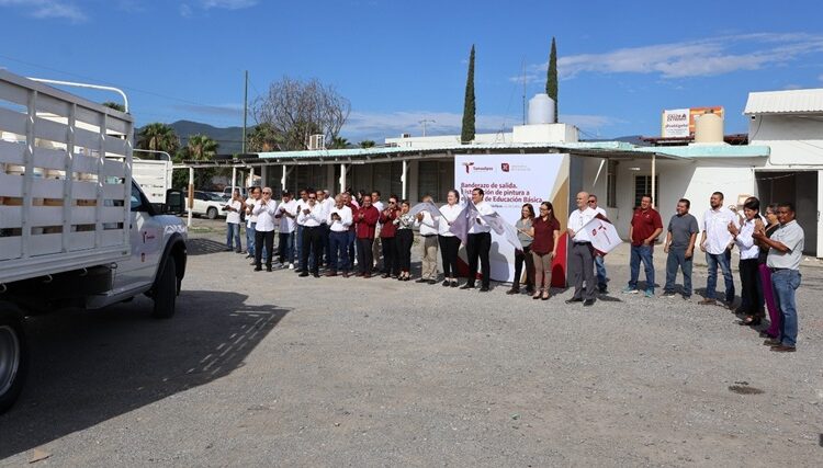 Da SET banderazo de salida a entrega de materiales de pintura para mantenimiento en escuelas