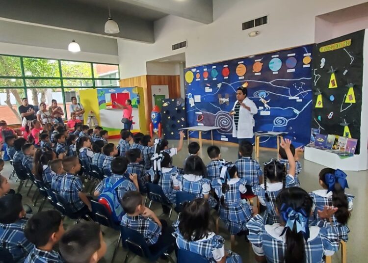Disfrutan pequeños estudiantes de mañana mágica en Estación Palabra