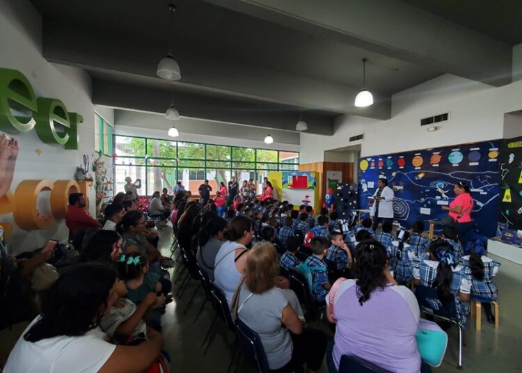 Disfrutan pequeños estudiantes de mañana mágica en Estación Palabra