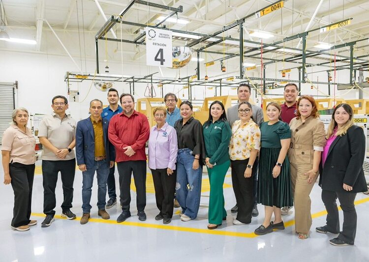 Distingue SET a maestras y maestros del ITNLD por 30 y 40 años de servicio educativo