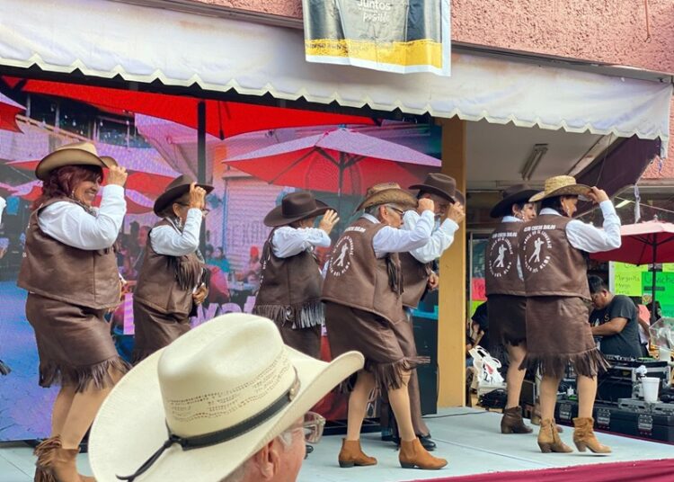 El talento local se hace presente en la 2.ª jornada de “Cantando en el Mercado”