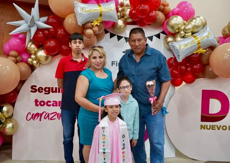 Emotiva graduación en los CAIC del DIF NLD