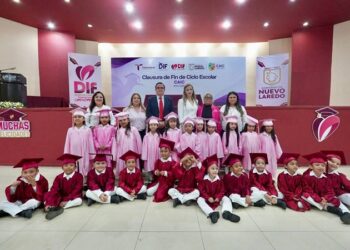 Emotiva graduación en los CAIC del DIF NLD