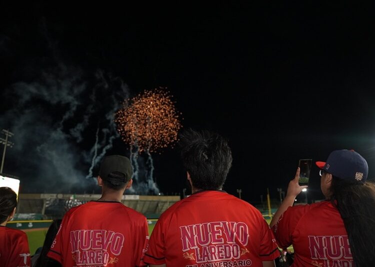 Emotiva noche béisbol une a NLD en el juego del 177 aniversario