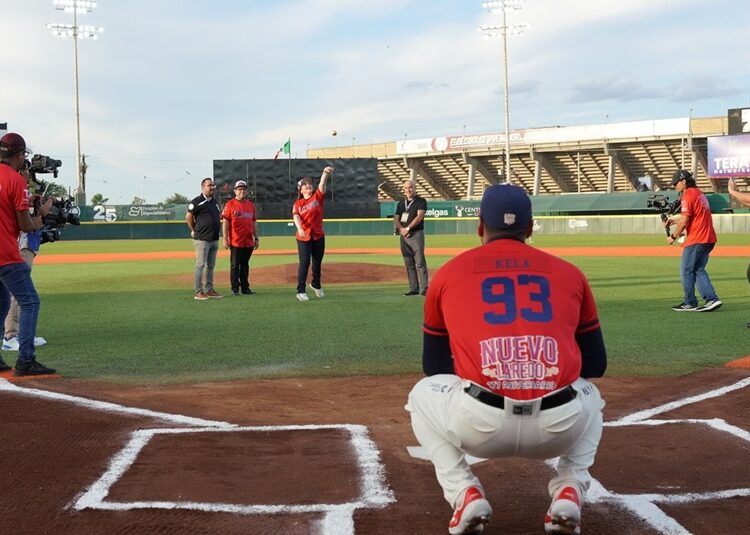 Emotiva noche béisbol une a NLD en el juego del 177 aniversario
