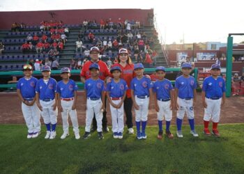 Emotiva noche béisbol une a NLD en el juego del 177 aniversario