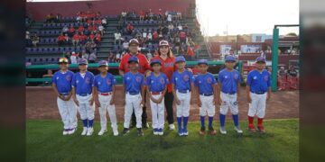 Emotiva noche béisbol une a NLD en el juego del 177 aniversario