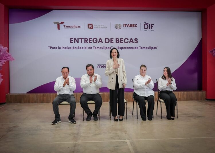 Entrega DIF Tamaulipas becas a niños y jóvenes en situación de vulnerabilidad
