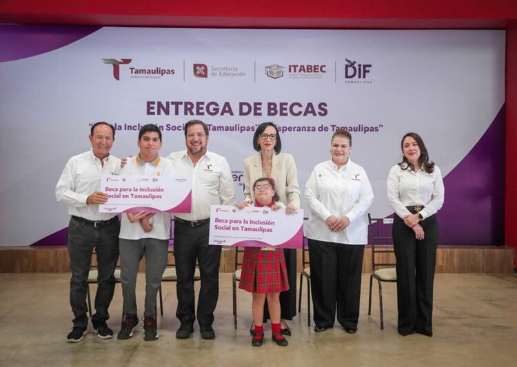 Entrega DIF Tamaulipas becas a niños y jóvenes en situación de vulnerabilidad