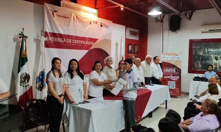 Entrega ITEA certificados de educación básica a 150 tamaulipecos