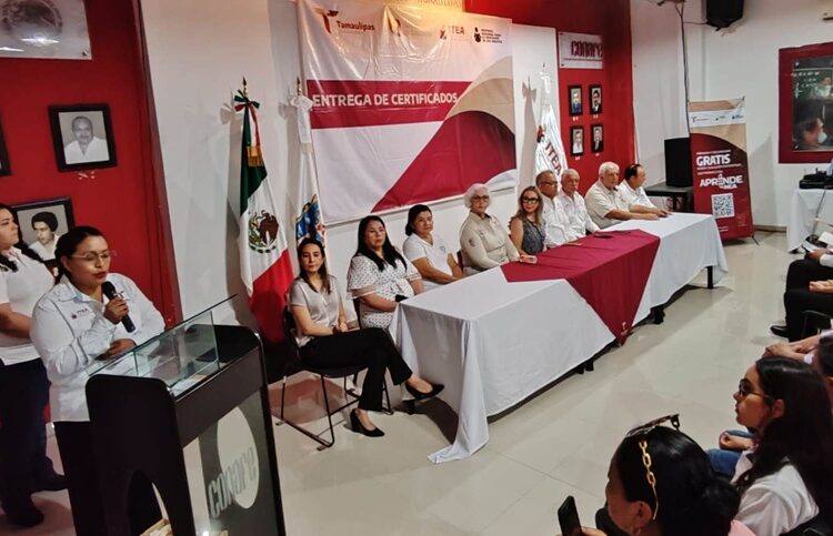 Entrega ITEA certificados de educación básica a 150 tamaulipecos