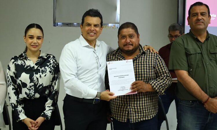 Entrega Lalo Gattás nombramientos a delegados ejidales