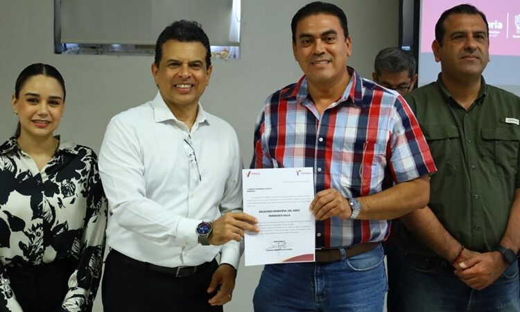 Entrega Lalo Gattás nombramientos a delegados ejidales