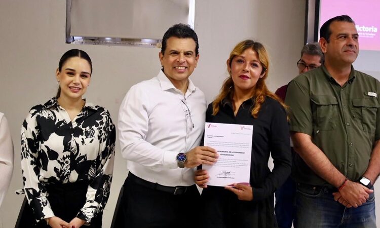 Entrega Lalo Gattás nombramientos a delegados ejidales