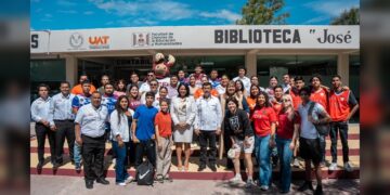 Entrega rector equipamiento en la Facultad de Ciencias de la Educación y Humanidades