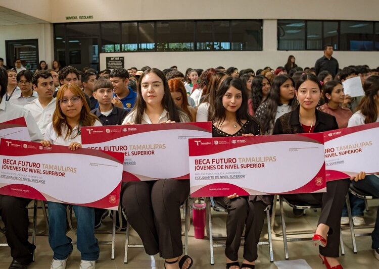Entregan becas “Futuro Tamaulipas Jóvenes de Nivel Superior” en NLD