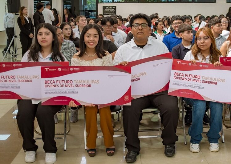 Entregan becas “Futuro Tamaulipas Jóvenes de Nivel Superior” en NLD