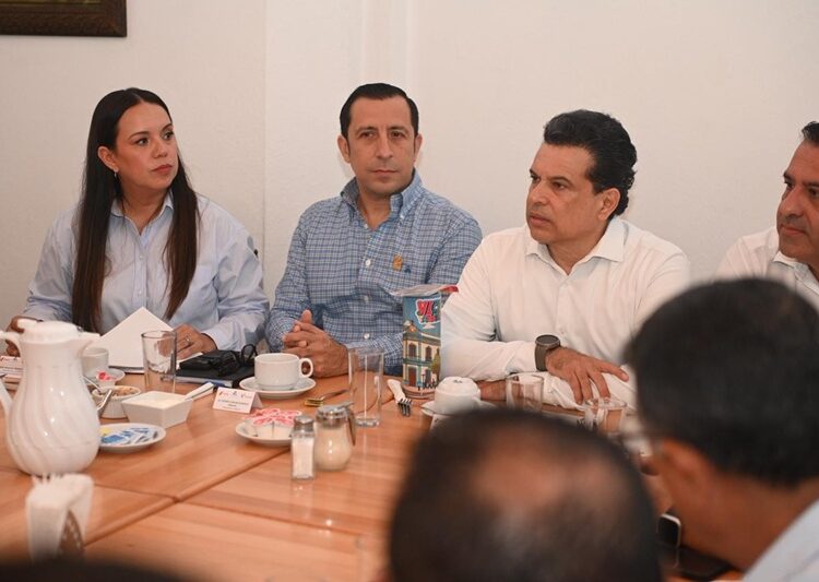 Estrechan lazos de colaboración Gobierno de Victoria y CANACO