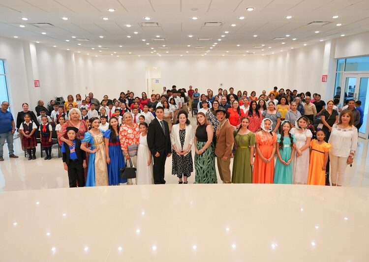 Evocan la Fundación de NLD con emotiva obra de teatro en la Infoteca