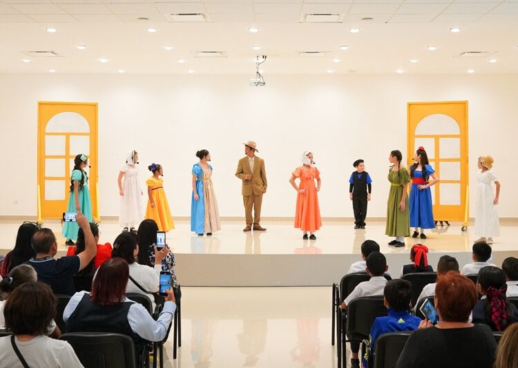 Evocan la Fundación de NLD con emotiva obra de teatro en la Infoteca