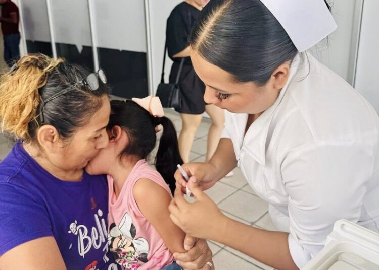 Exhorta SST a vacunarse contra la tosferina