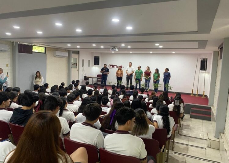 Fomentan conciencia ambiental en alumnos del CBTis 24