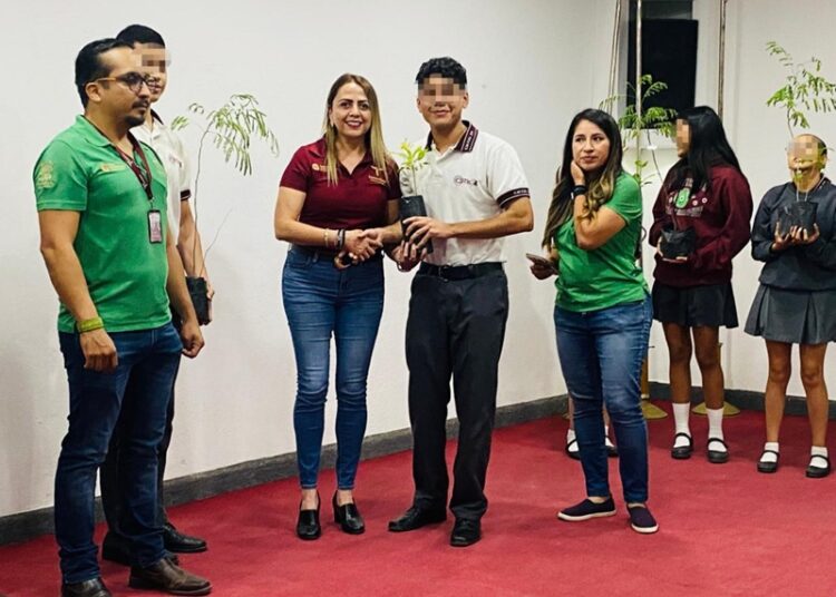 Fomentan conciencia ambiental en alumnos del CBTis 24