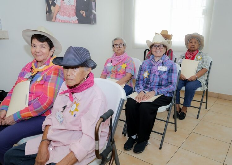 Garantiza Mónica atención cálida y oportuna a Adultos Mayores de Tampico