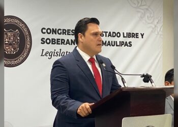 Congreso reformaría ley para frenar fuga de servidores públicos corruptos