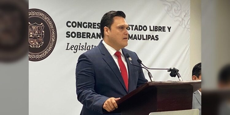 Congreso reformaría ley para frenar fuga de servidores públicos corruptos