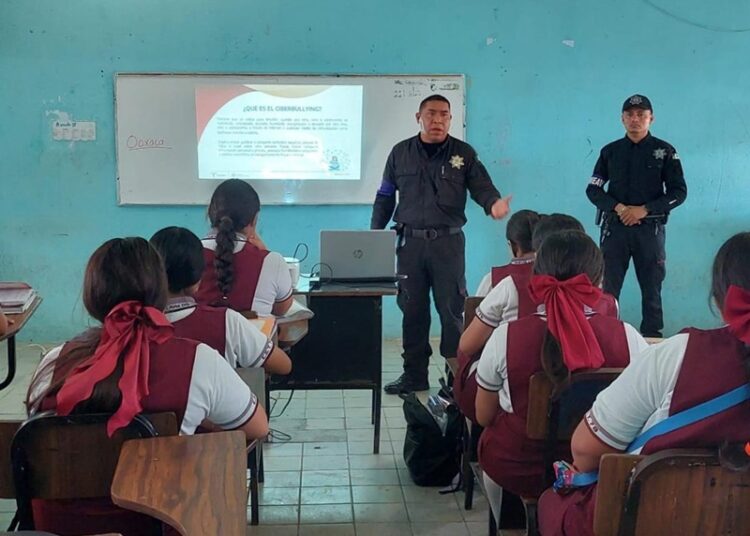 Imparte SSPT taller para prevenir ciberbullying en secundaria de NLD