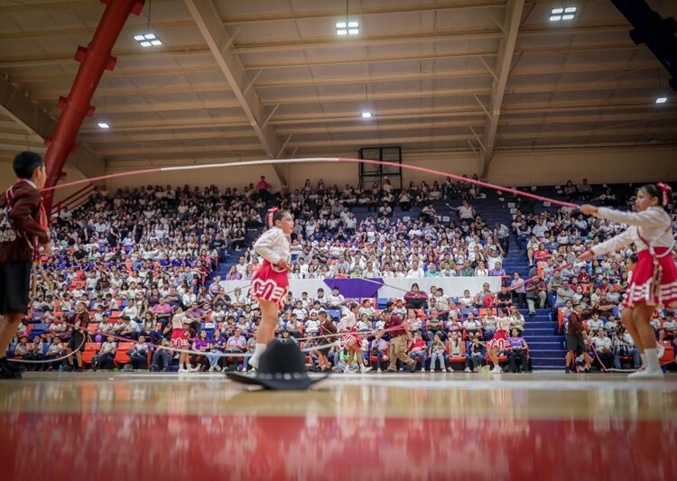 Impulsan AVA y María de Villarreal tradiciones con el Concurso de Rondas y Salto de Cuerda