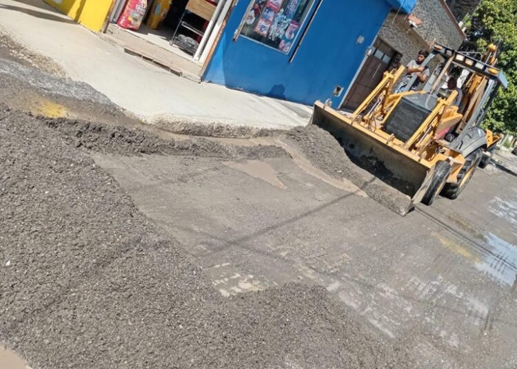 Intenso operativo de bacheo tras reportes por lluvias en la Capital