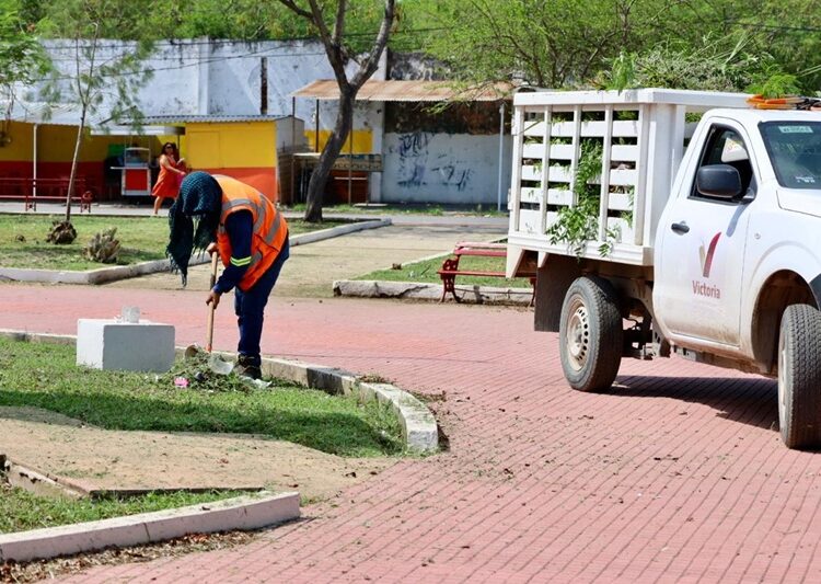 Intenso trabajo de rehabilitación y limpieza de calles y avenidas en la ciudad