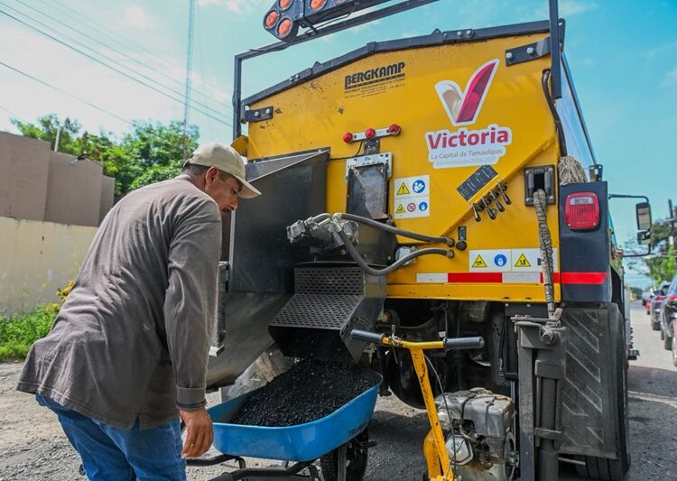 Intenso trabajo de rehabilitación y limpieza de calles y avenidas en la ciudad
