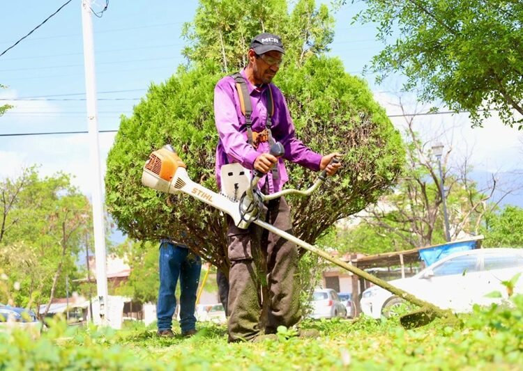 Intenso trabajo de rehabilitación y limpieza de calles y avenidas en la ciudad