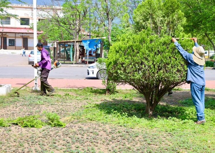 Intenso trabajo de rehabilitación y limpieza de calles y avenidas en la ciudad