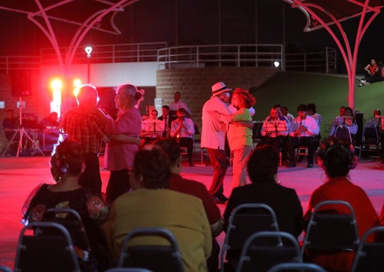 Invitan a celebrar 177 año de NLD con música, danza y tradición en Plaza Hidalgo