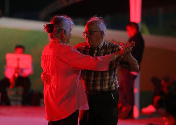 Invitan a celebrar 177 año de NLD con música, danza y tradición en Plaza Hidalgo