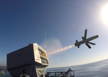 ¡Israel bombardea Al Hodeida!