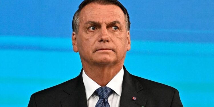 Bolsonaro, principal beneficiario de red ilegal de espionaje político en Brasil