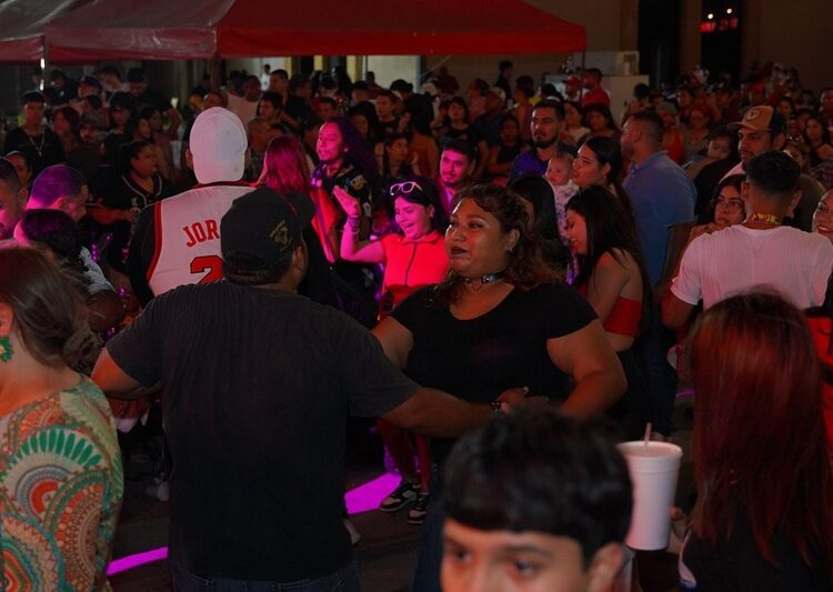 Neolaredenses celebran a lo grande sus 177 años