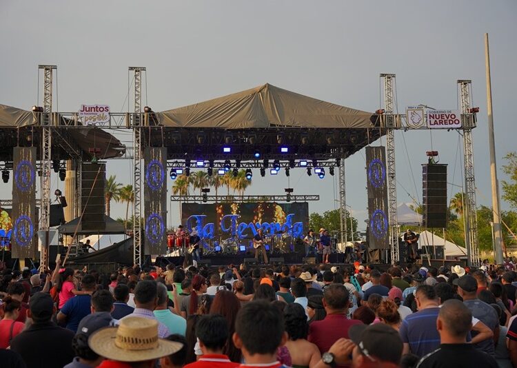 Neolaredenses celebran a lo grande sus 177 años